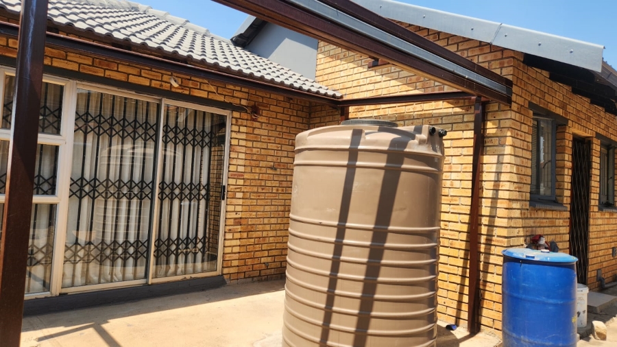 To Let 3 Bedroom Property for Rent in Tlhabane West North West